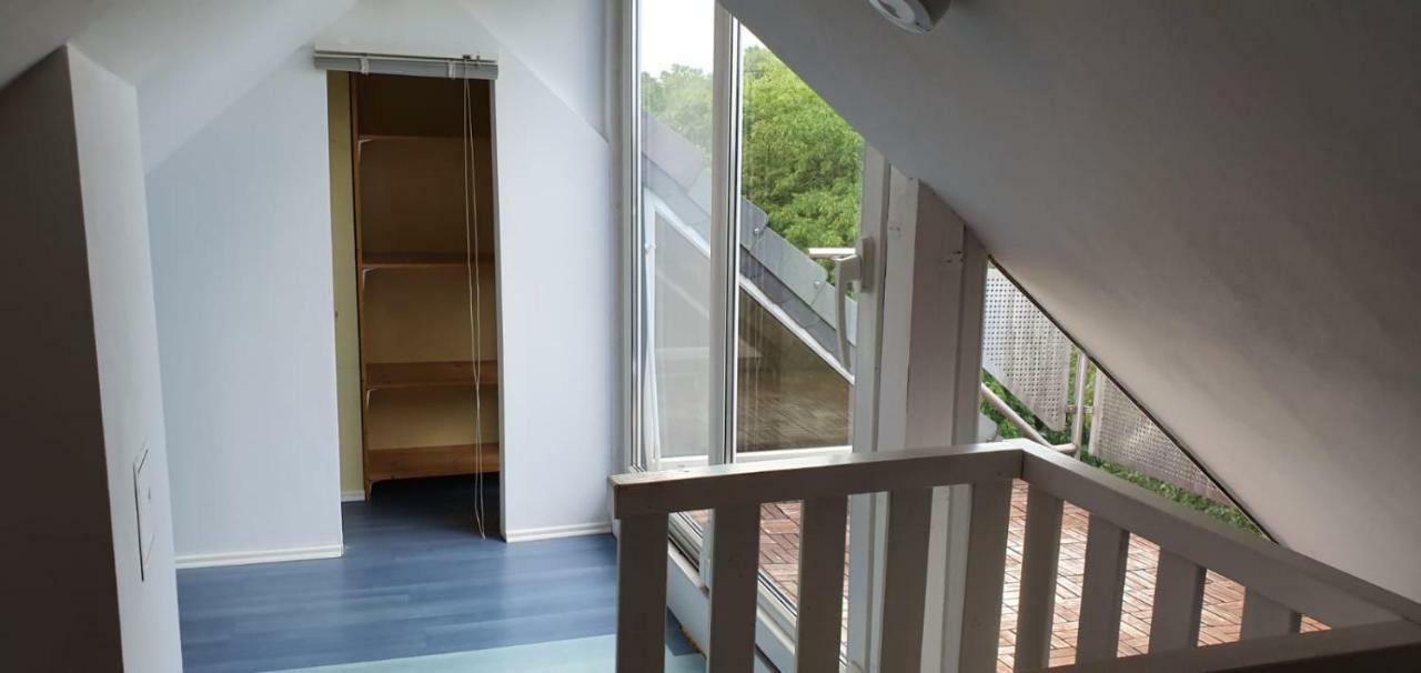 Ferienwohnung Leo Duisburg - Naehe Bahnhof Esterno foto