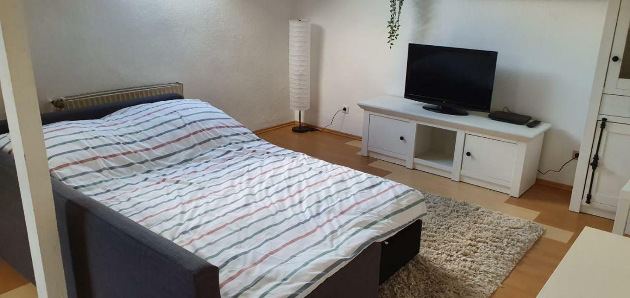 Ferienwohnung Leo Duisburg - Naehe Bahnhof Esterno foto