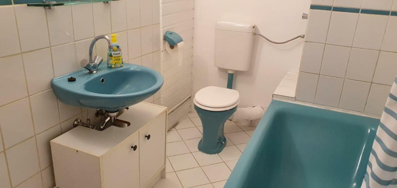 Ferienwohnung Leo Duisburg - Naehe Bahnhof Esterno foto
